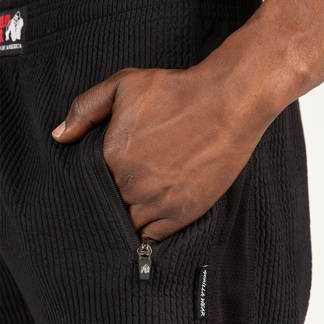 Gorilla Wear Augustine Old School Shorts, Black/Red